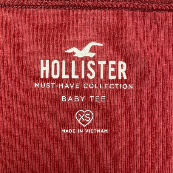 Hollister must-have collection baby tee NWT!! - Picture 3 of 4
